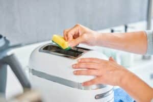 Wie reinigt man einen Toaster richtig?